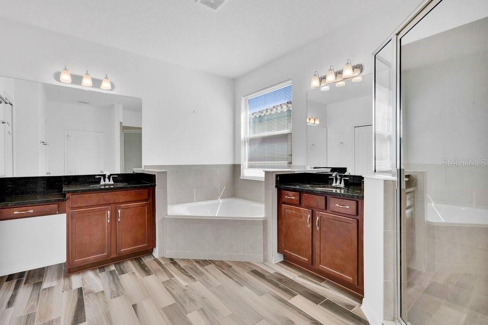 Image 20 of 43 For 10466 Siddington Drive