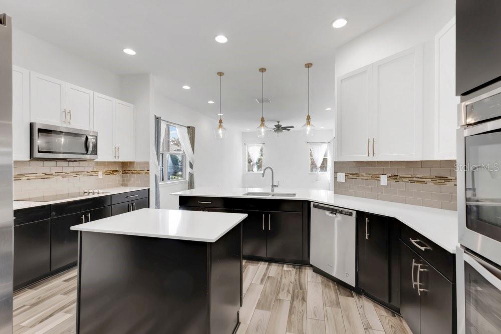 Image 3 of 43 For 10466 Siddington Drive