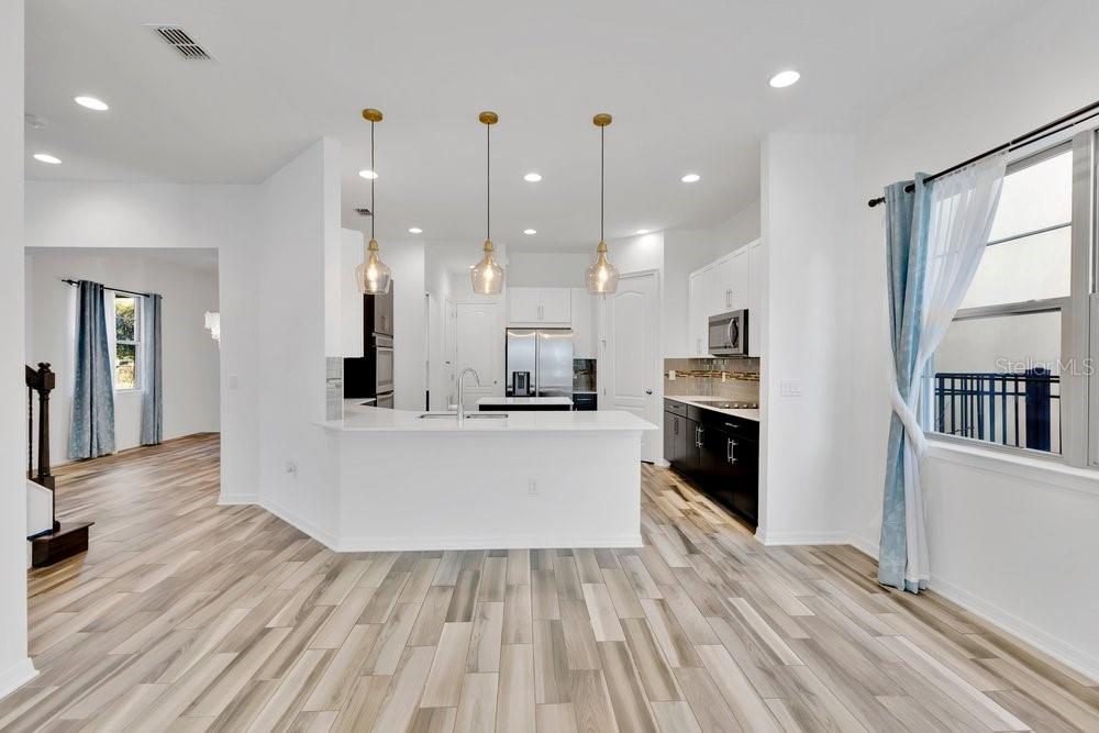 Image 4 of 43 For 10466 Siddington Drive