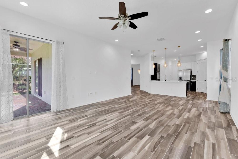 Image 5 of 43 For 10466 Siddington Drive