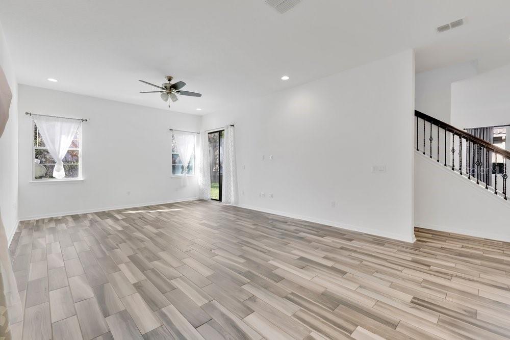 Image 9 of 43 For 10466 Siddington Drive