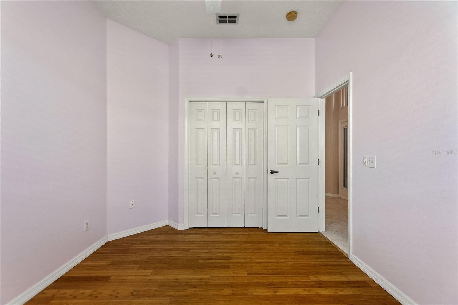 Image 13 of 27 For 6619 Imperial Oak Lane