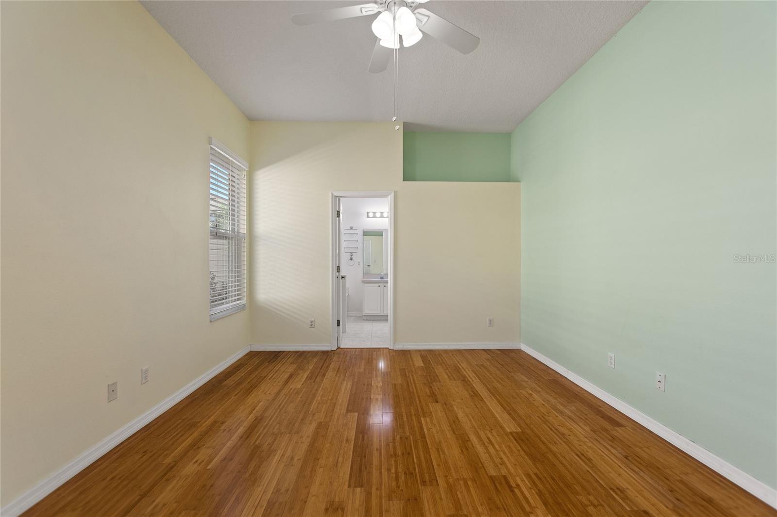 Image 15 of 27 For 6619 Imperial Oak Lane