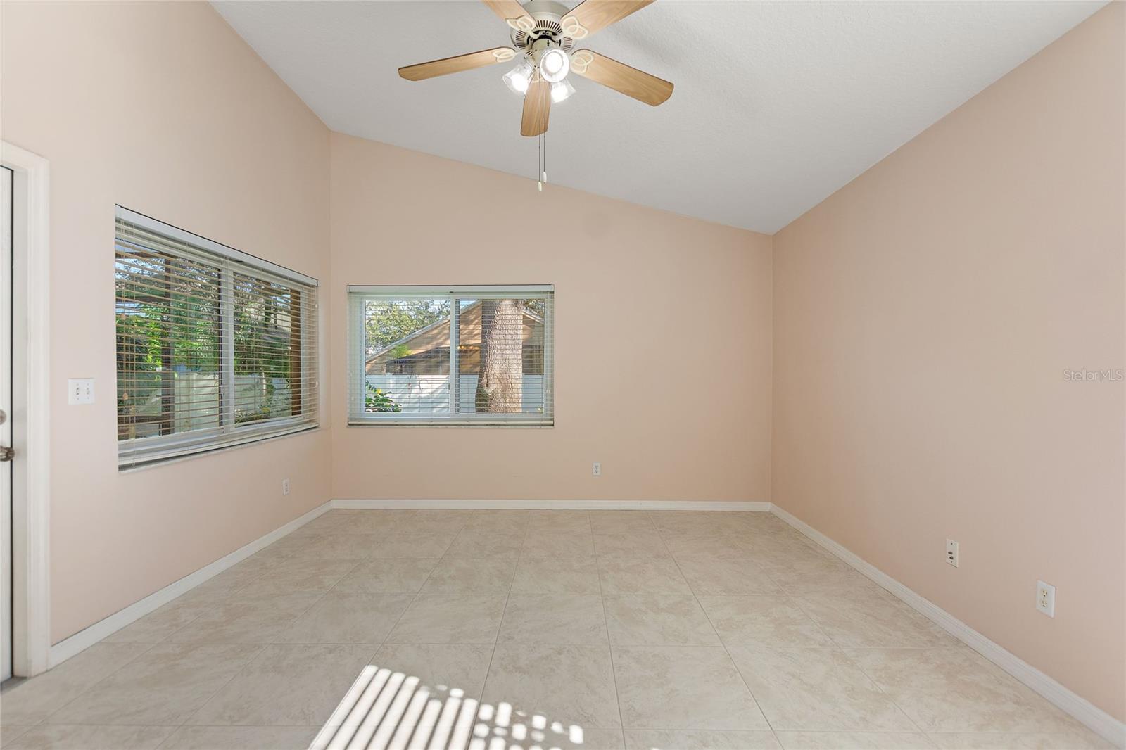 Image 21 of 27 For 6619 Imperial Oak Lane