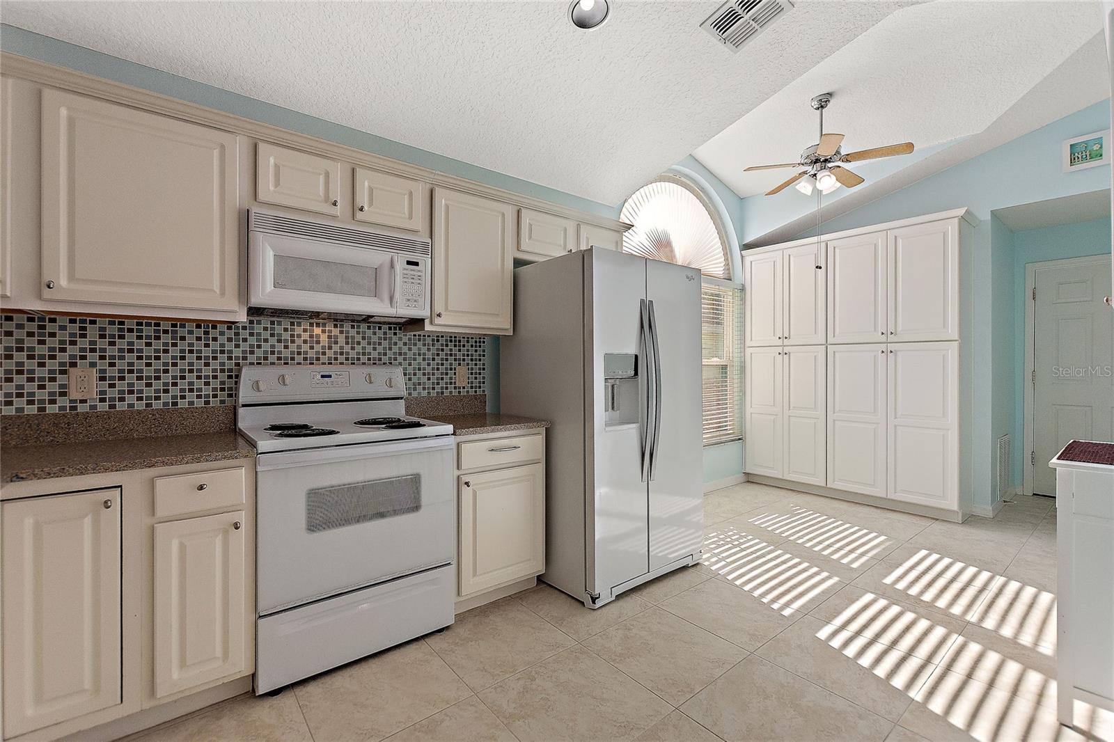 Image 23 of 27 For 6619 Imperial Oak Lane