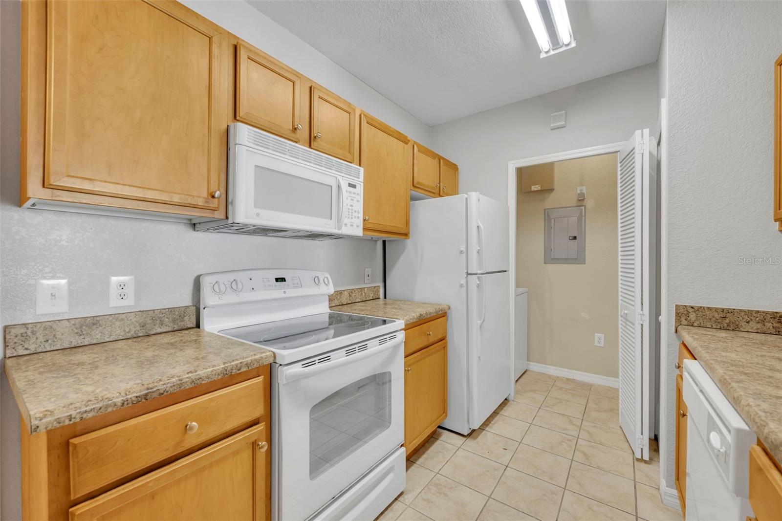 Image 12 of 31 For 5550 Michigan Street 3216