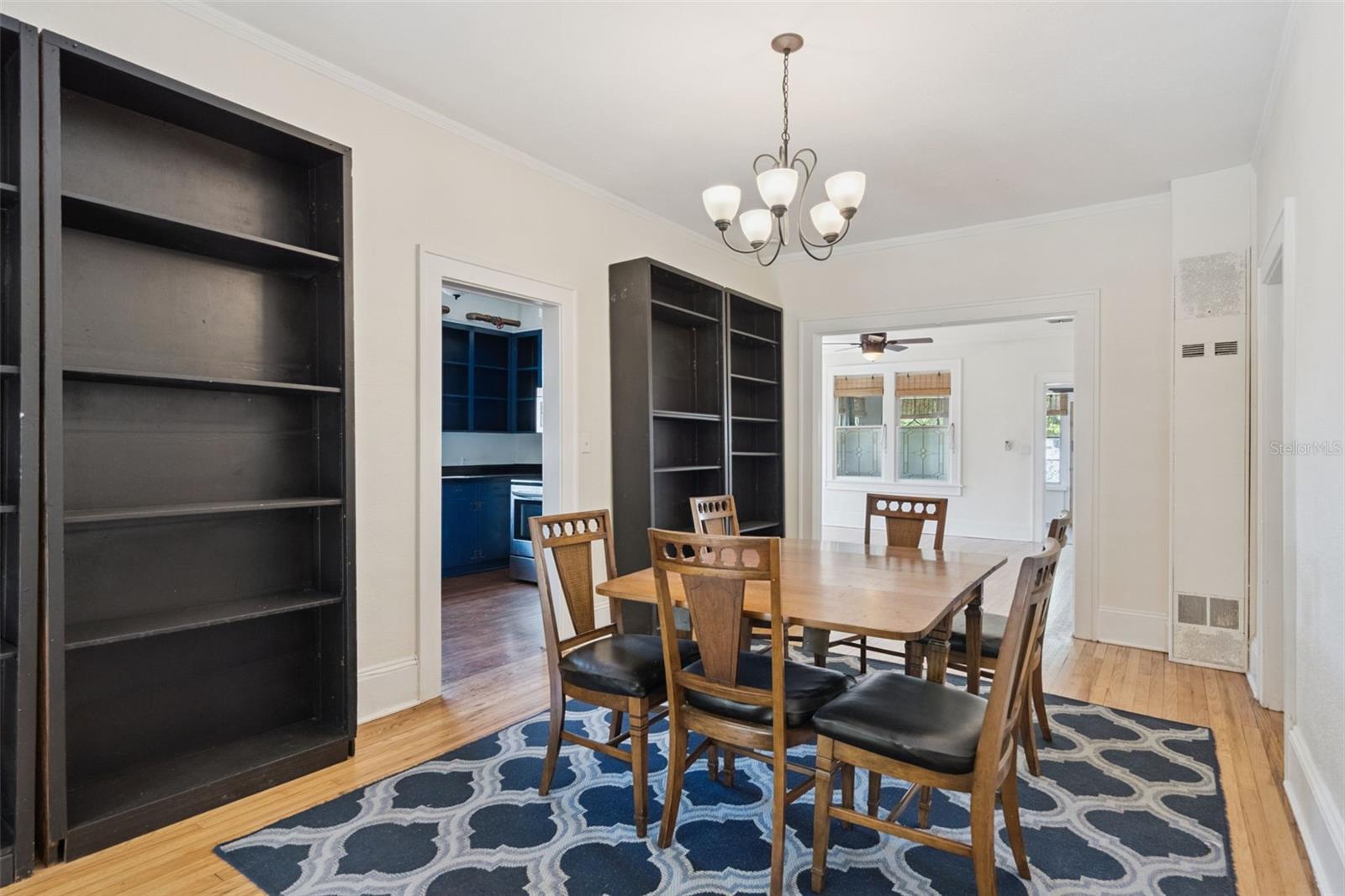 Image 10 of 35 For 518 Shoreview Avenue