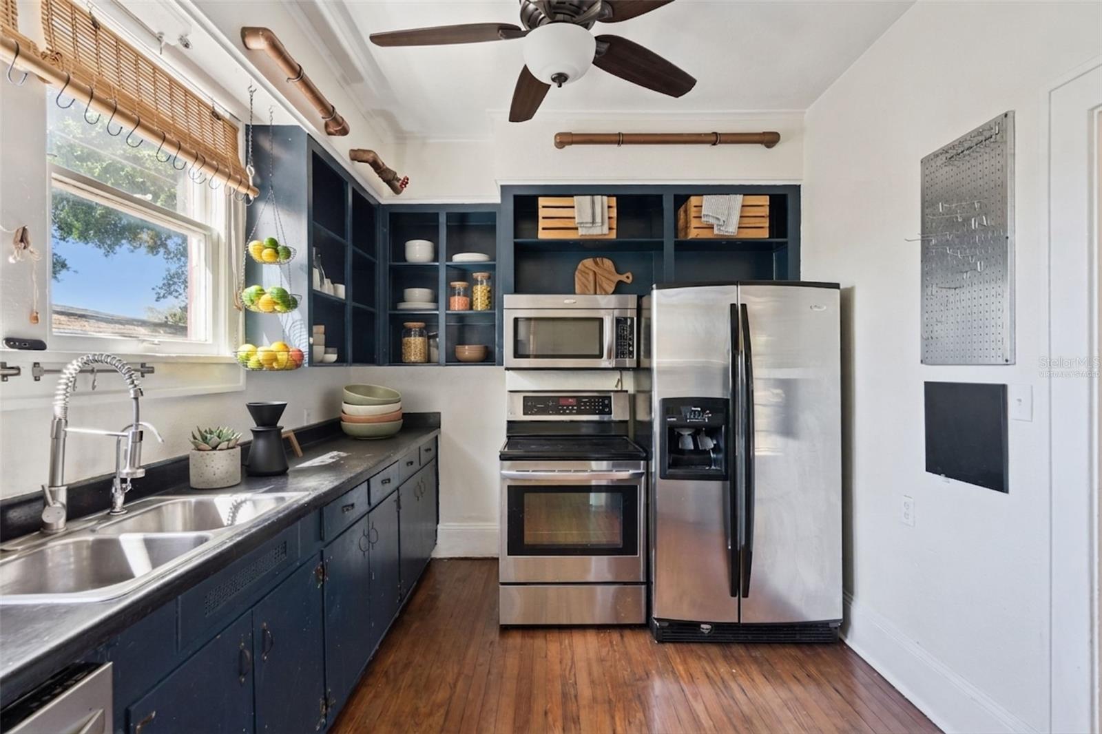 Image 14 of 35 For 518 Shoreview Avenue