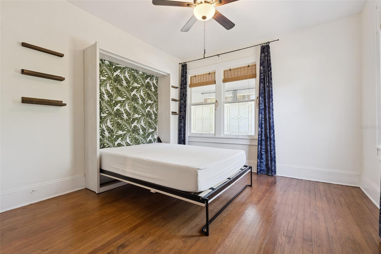 Image 16 of 35 For 518 Shoreview Avenue