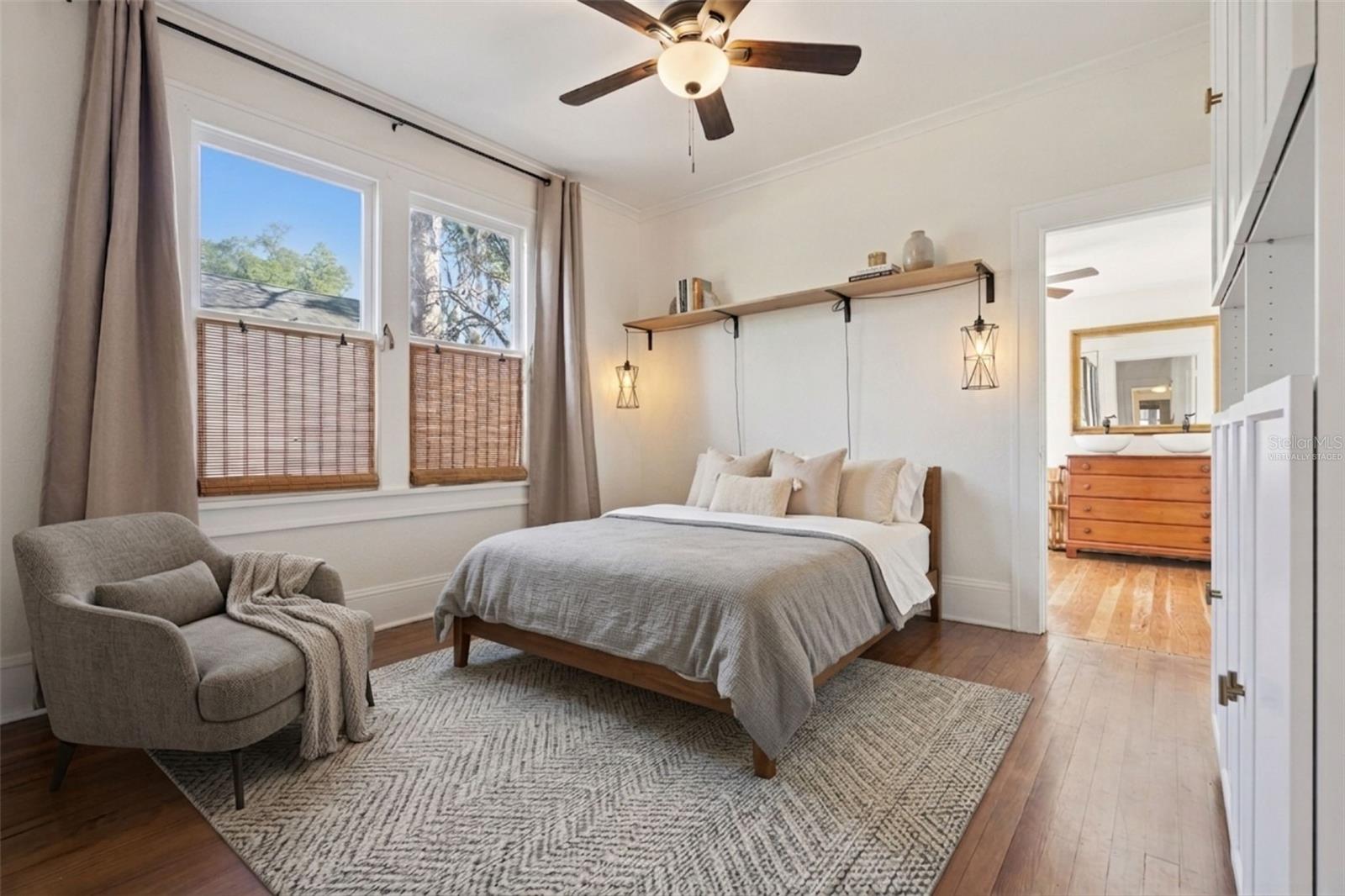 Image 21 of 35 For 518 Shoreview Avenue