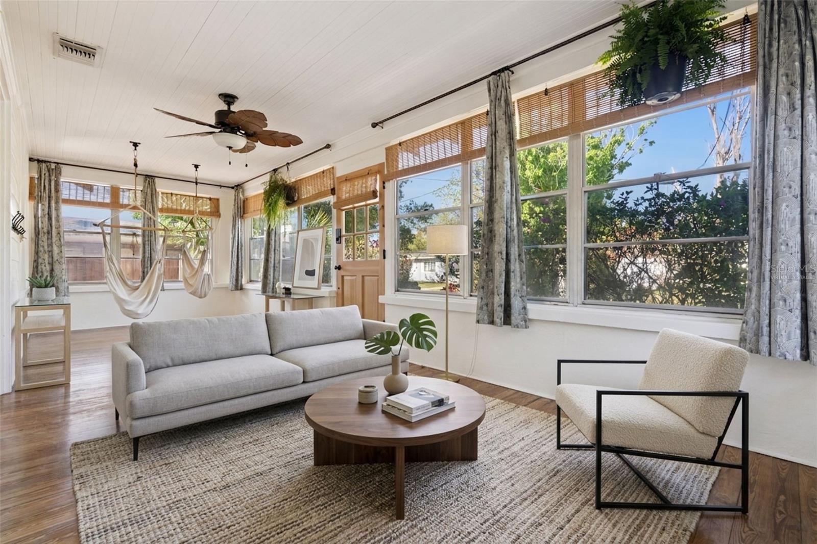 Image 5 of 35 For 518 Shoreview Avenue