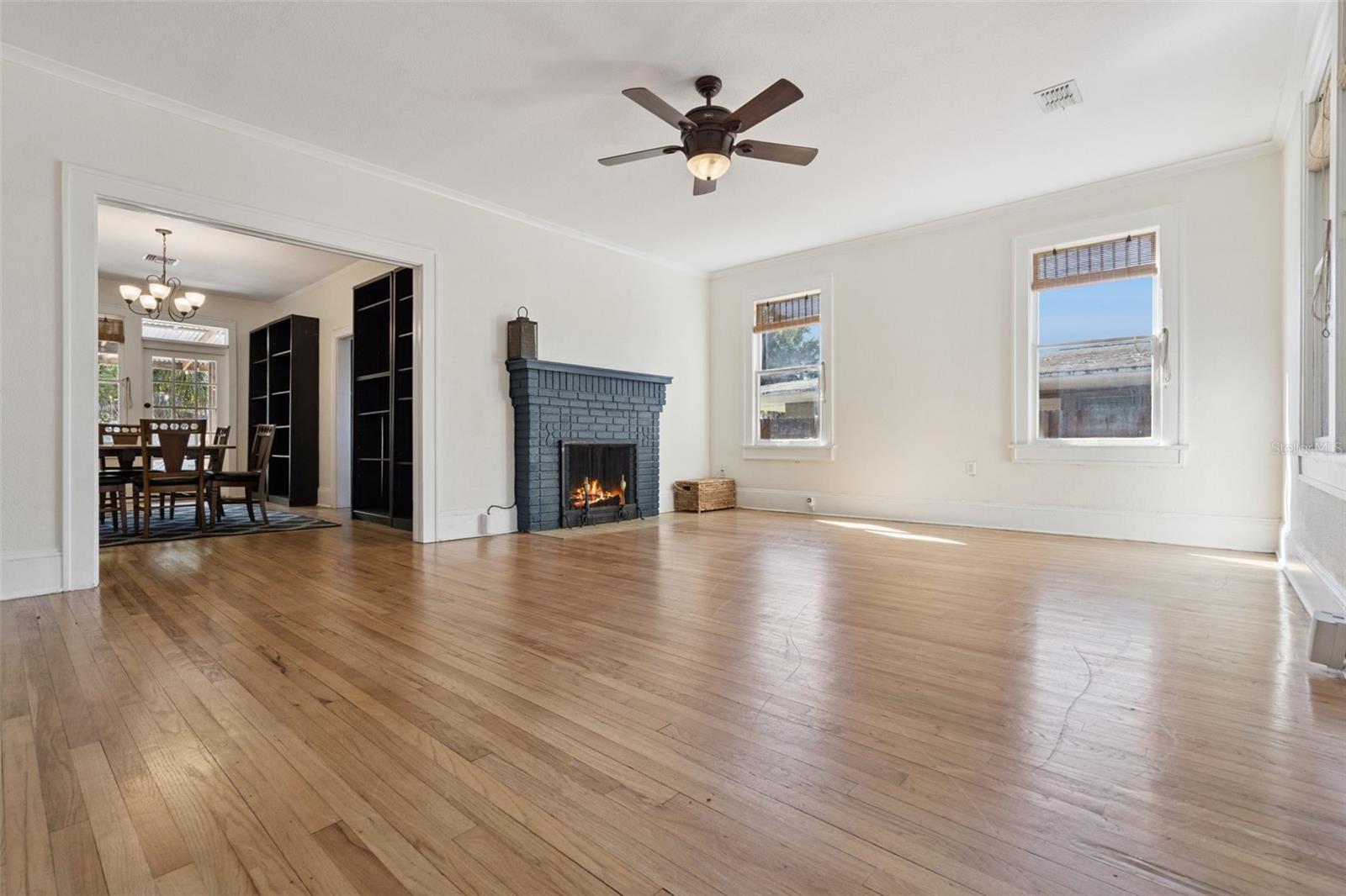 Image 6 of 35 For 518 Shoreview Avenue