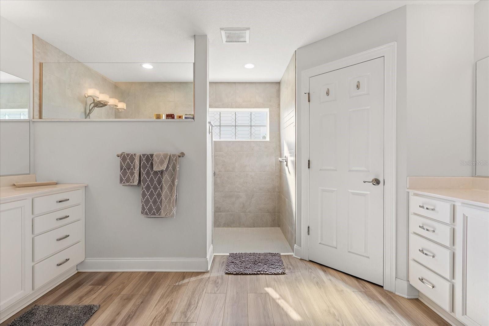 Image 16 of 40 For 9563 40th Terrace