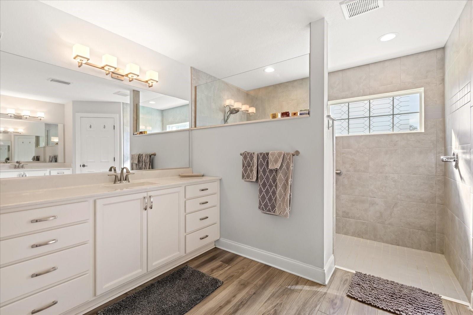 Image 17 of 40 For 9563 40th Terrace