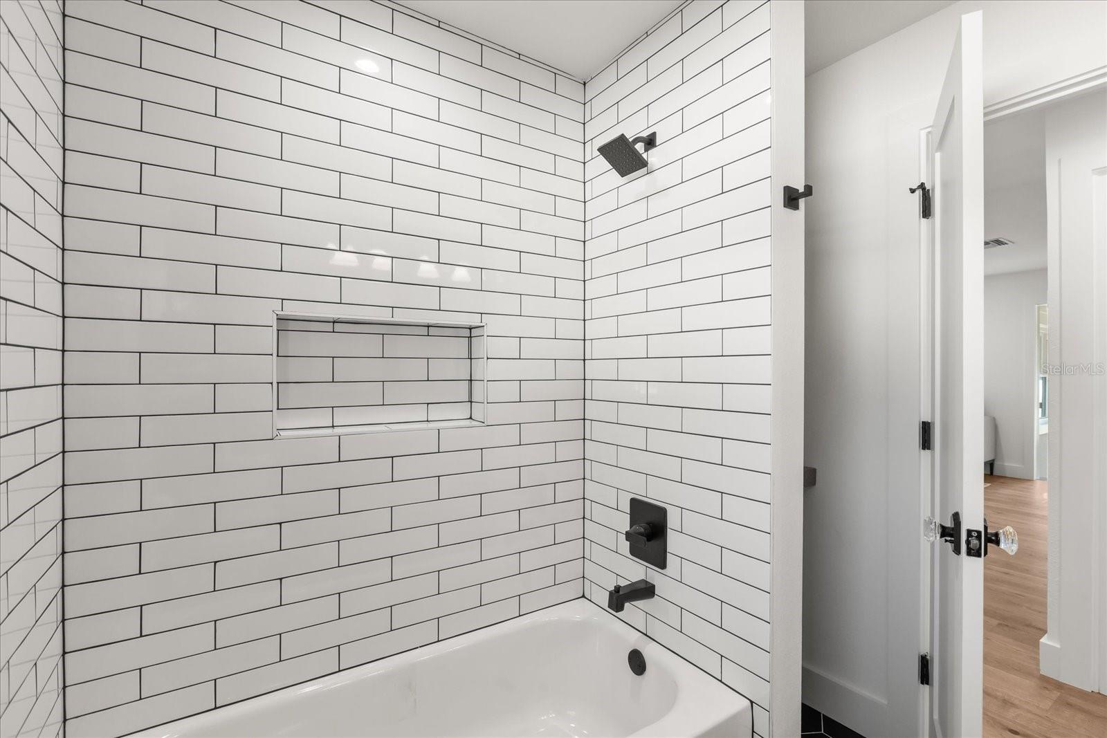 Image 14 of 32 For 426 Sunrise Court