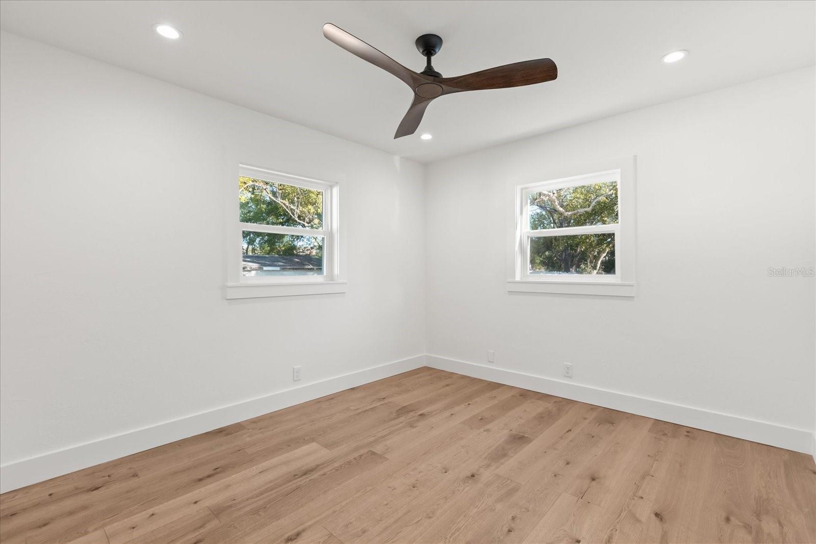 Image 16 of 32 For 426 Sunrise Court