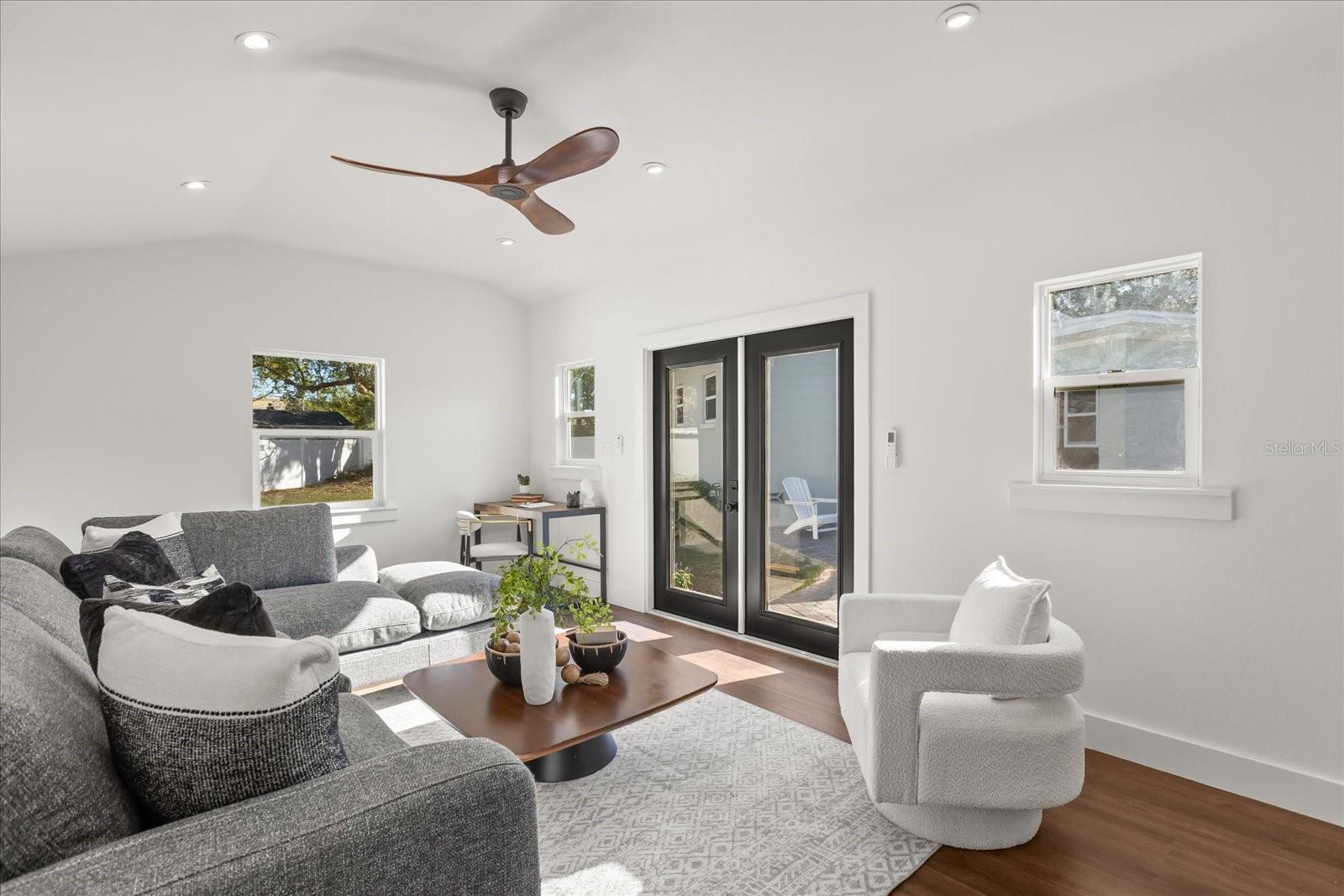 Image 19 of 32 For 426 Sunrise Court