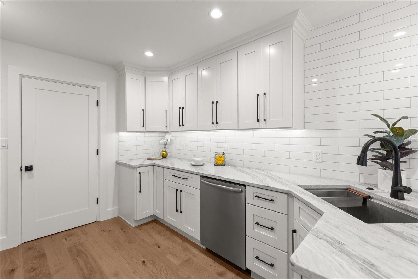 Image 23 of 32 For 426 Sunrise Court