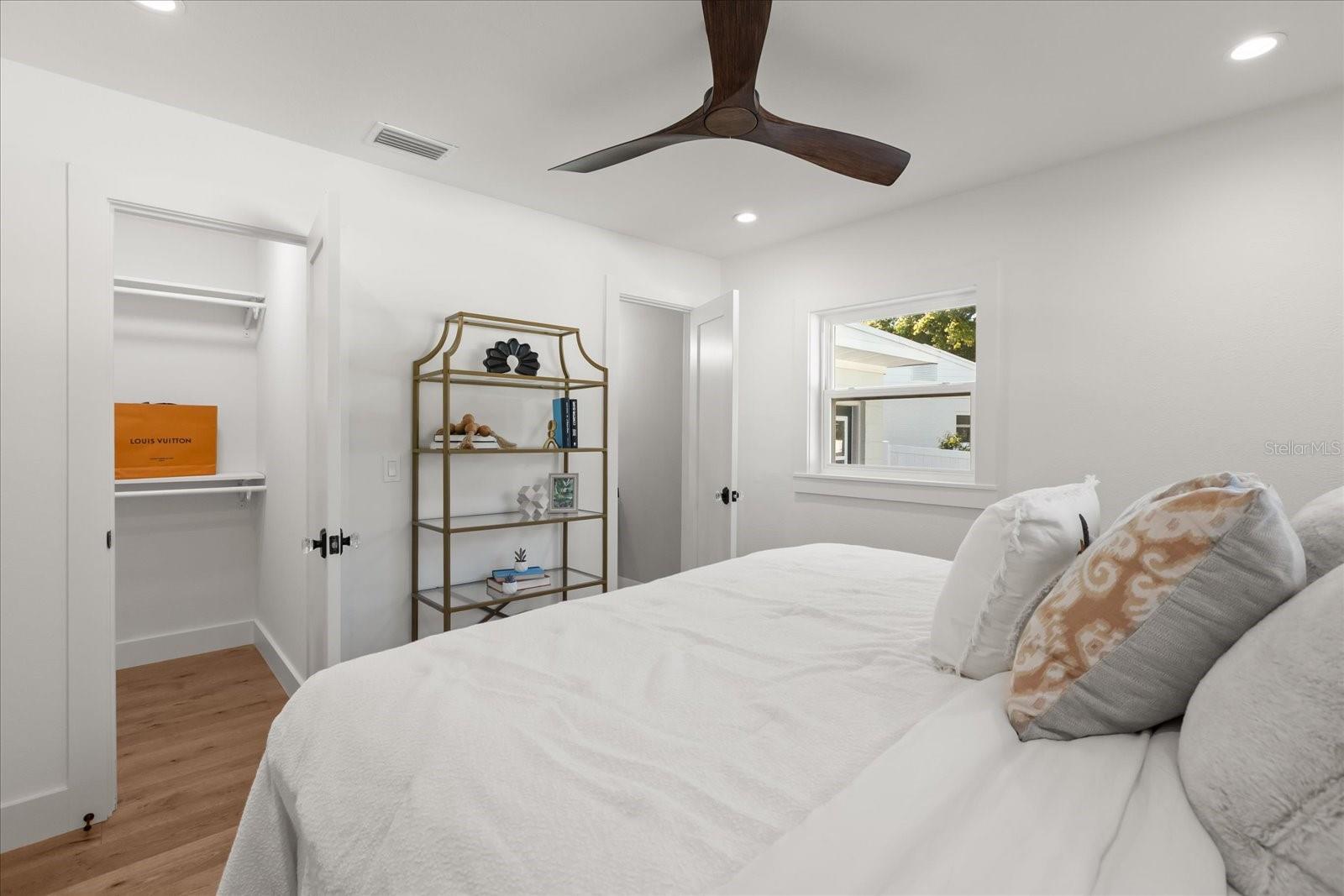 Image 7 of 32 For 426 Sunrise Court