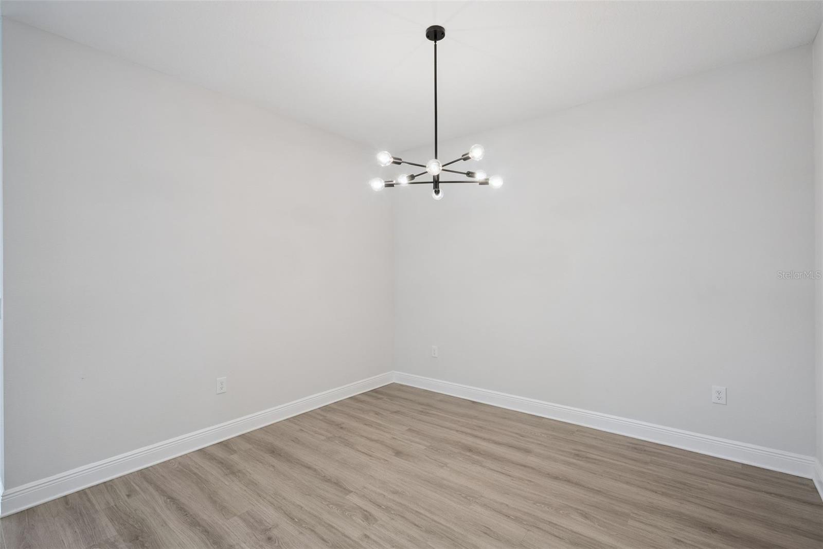 Image 8 of 65 For 19227 Allium Place