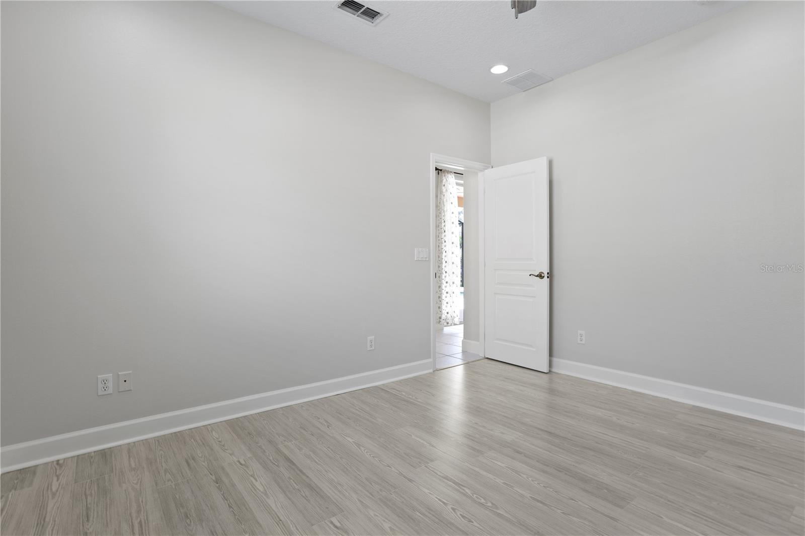 Image 23 of 69 For 3511 Hollow Oak Run