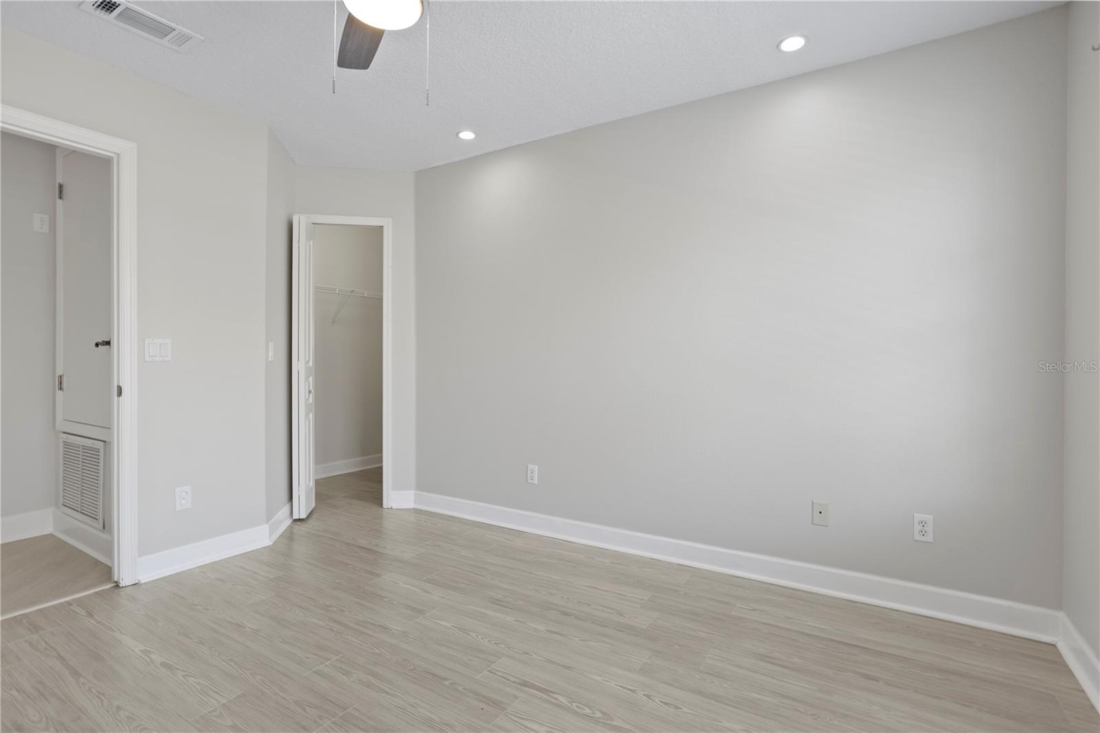 Image 27 of 69 For 3511 Hollow Oak Run