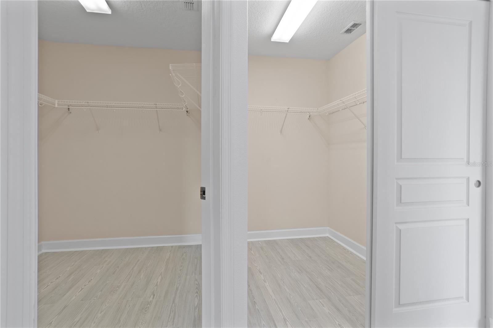 Image 32 of 69 For 3511 Hollow Oak Run