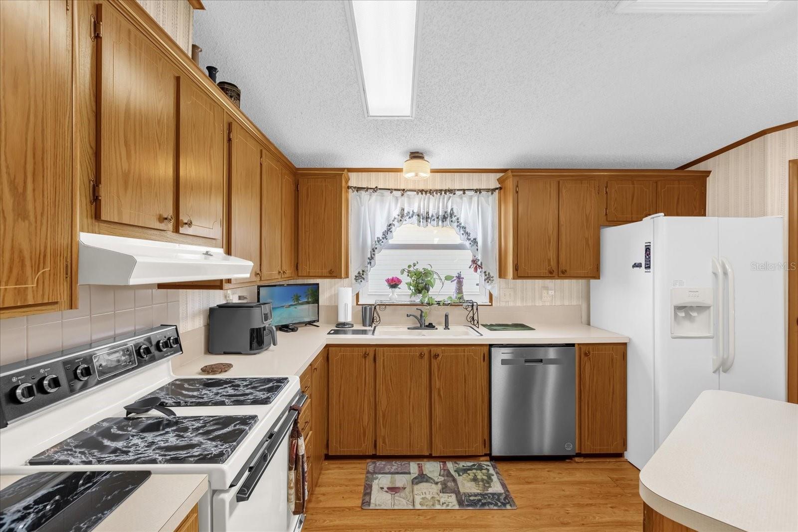 Image 12 of 57 For 3902 Parway Road 1339