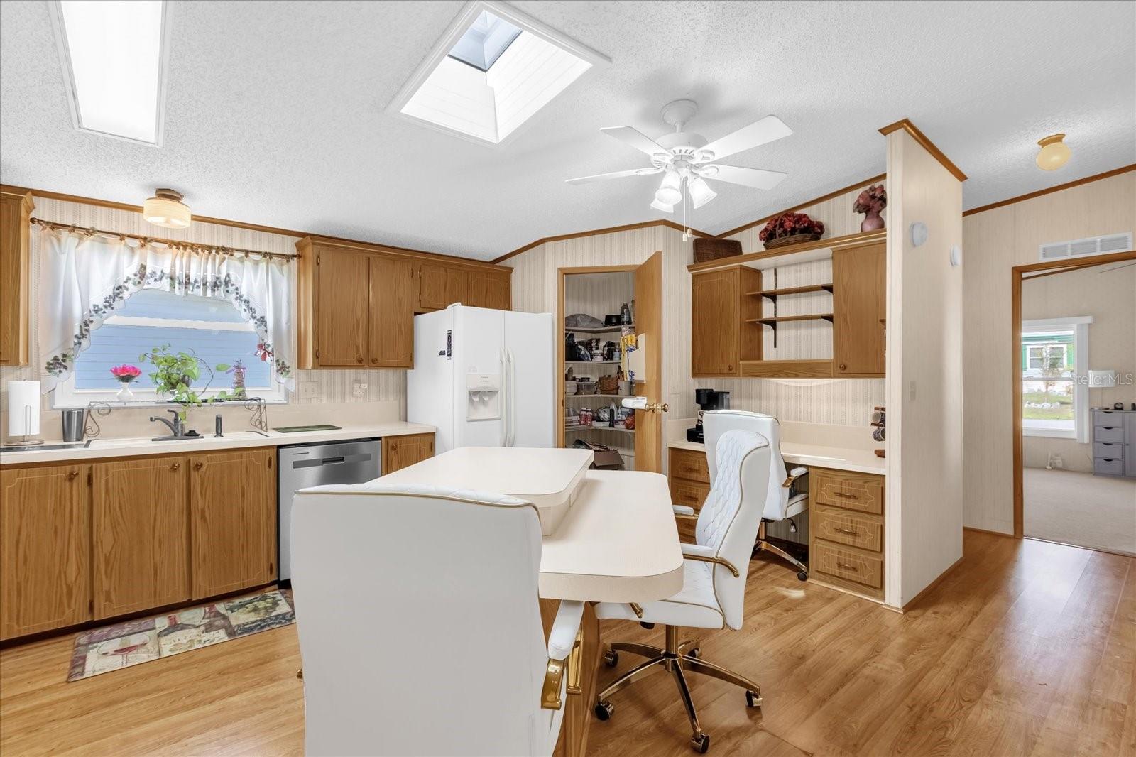 Image 13 of 57 For 3902 Parway Road 1339