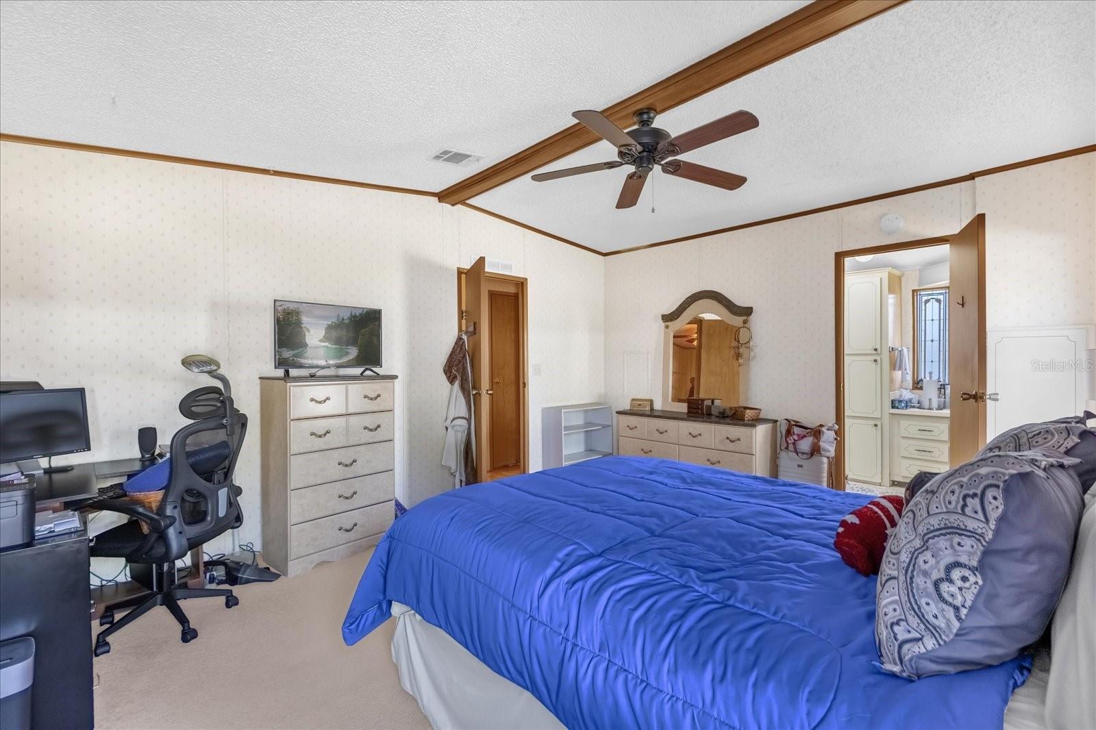 Image 17 of 57 For 3902 Parway Road 1339