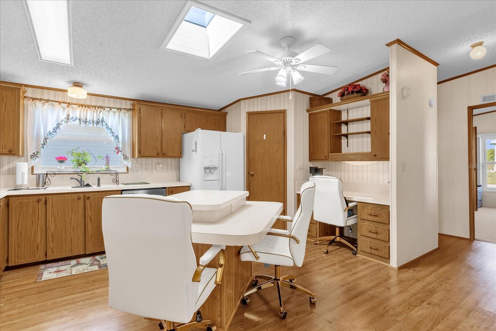 Image 9 of 57 For 3902 Parway Road 1339