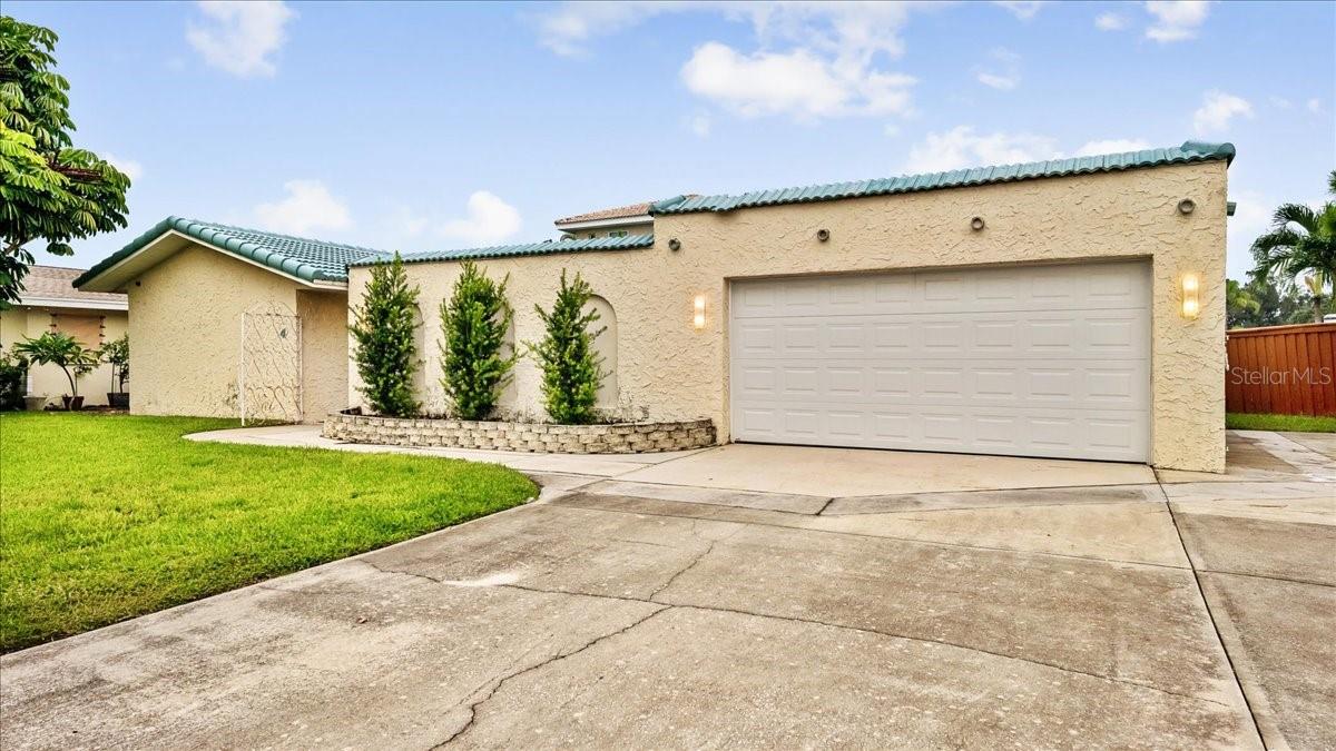 Image 2 of 26 For 4 Sloop Drive