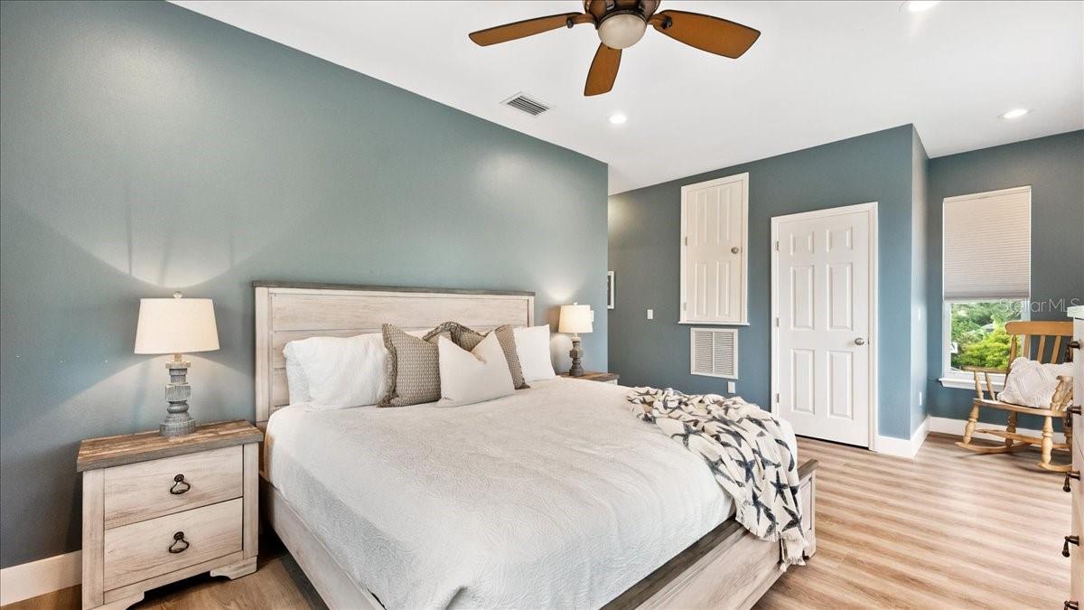 Image 21 of 26 For 4 Sloop Drive