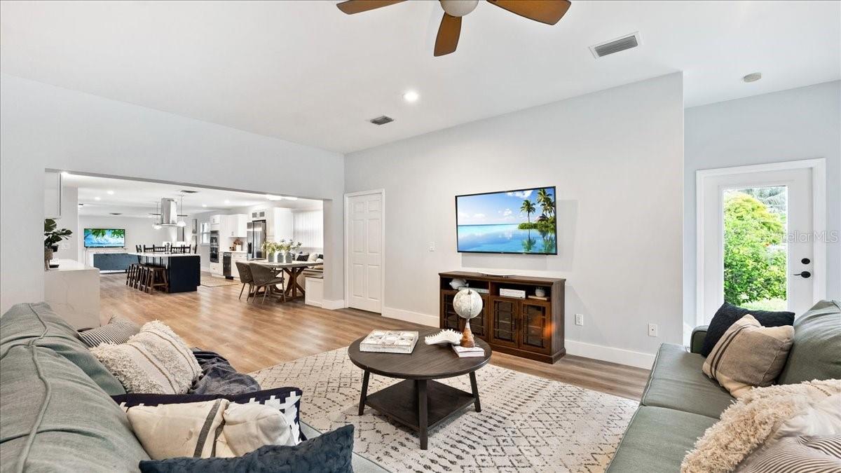 Image 8 of 26 For 4 Sloop Drive