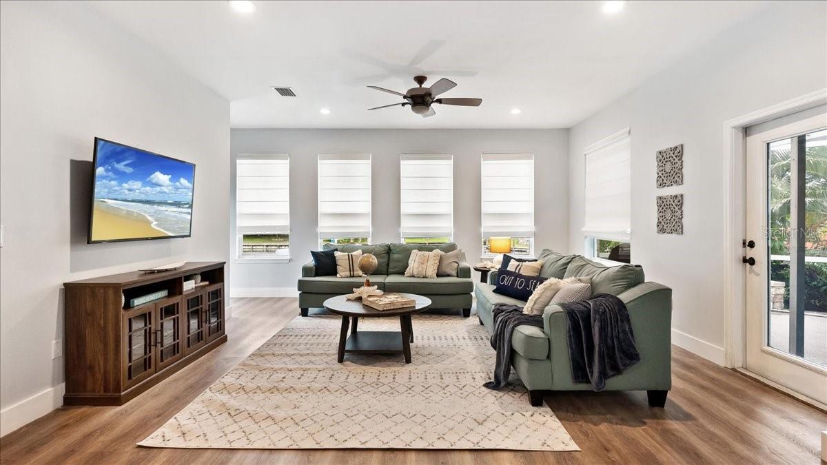 Image 9 of 26 For 4 Sloop Drive