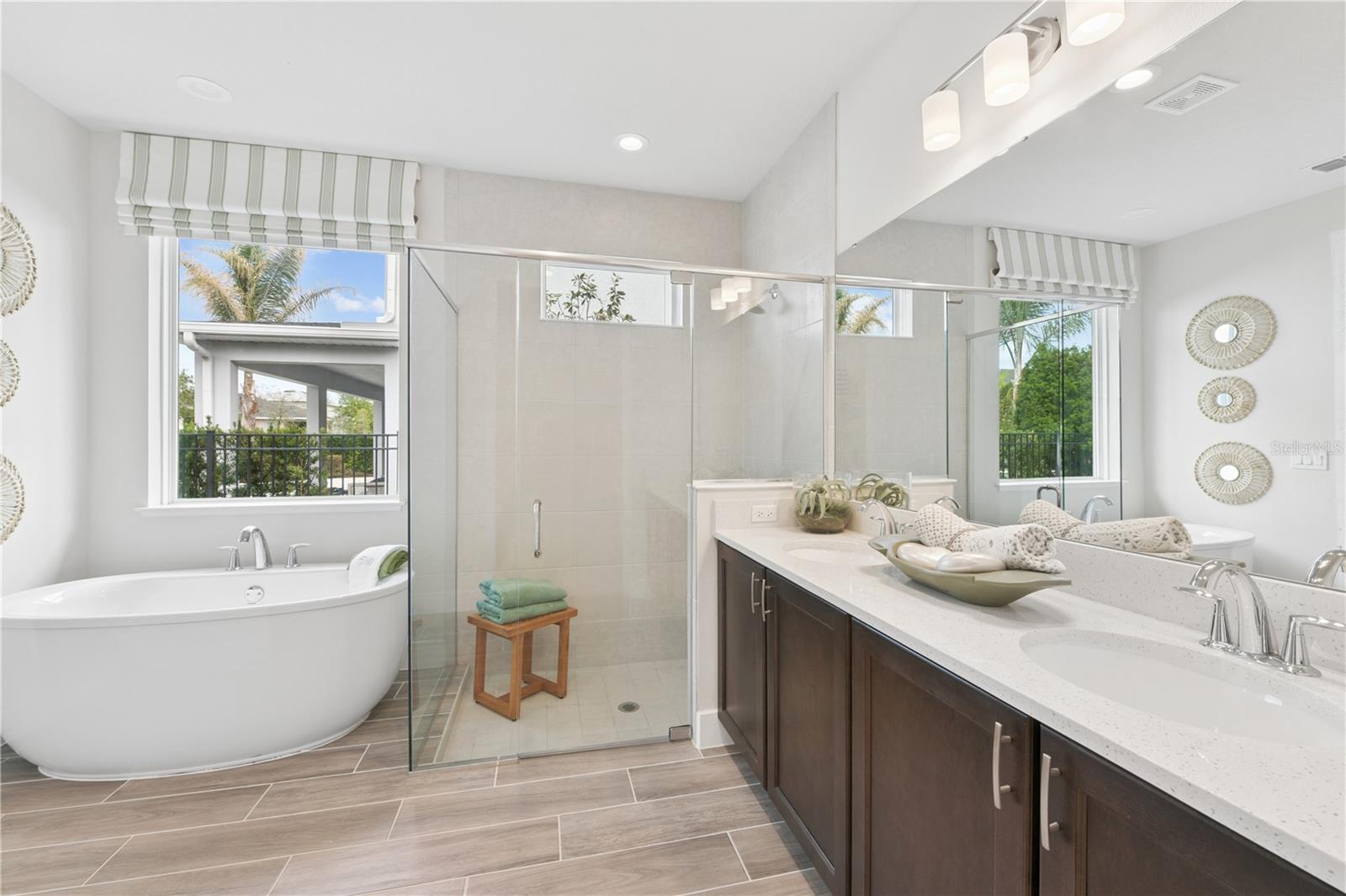 Image 13 of 25 For 2418 Park Ridge Street