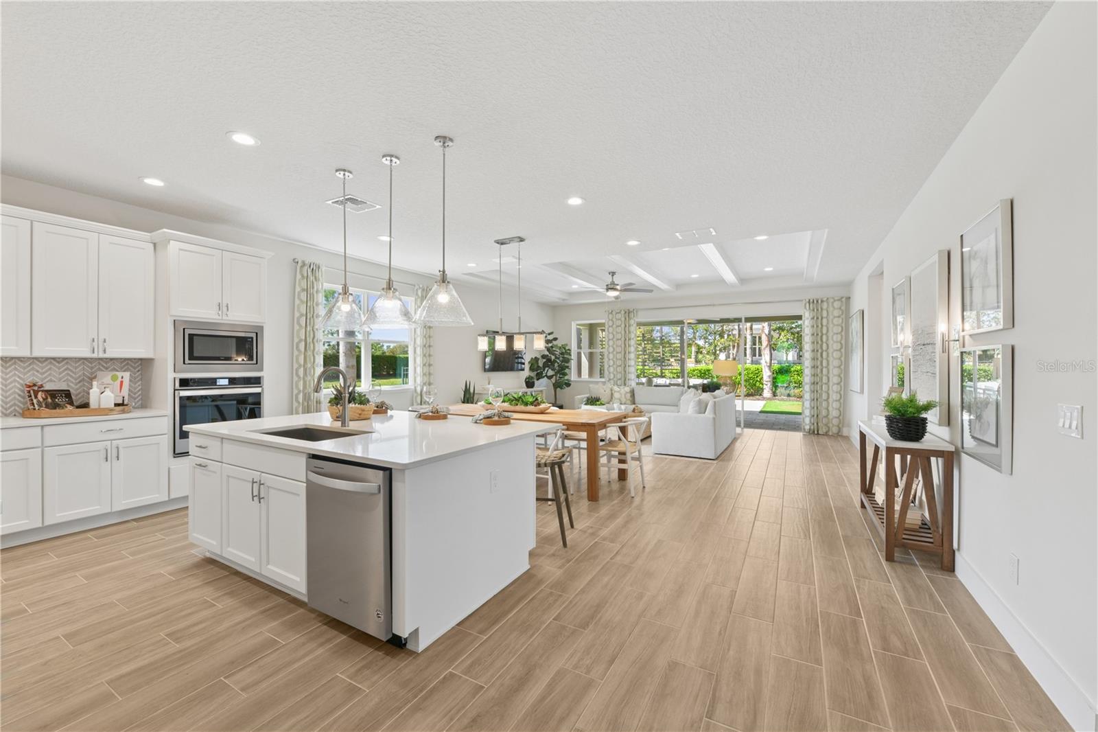 Image 4 of 25 For 2418 Park Ridge Street