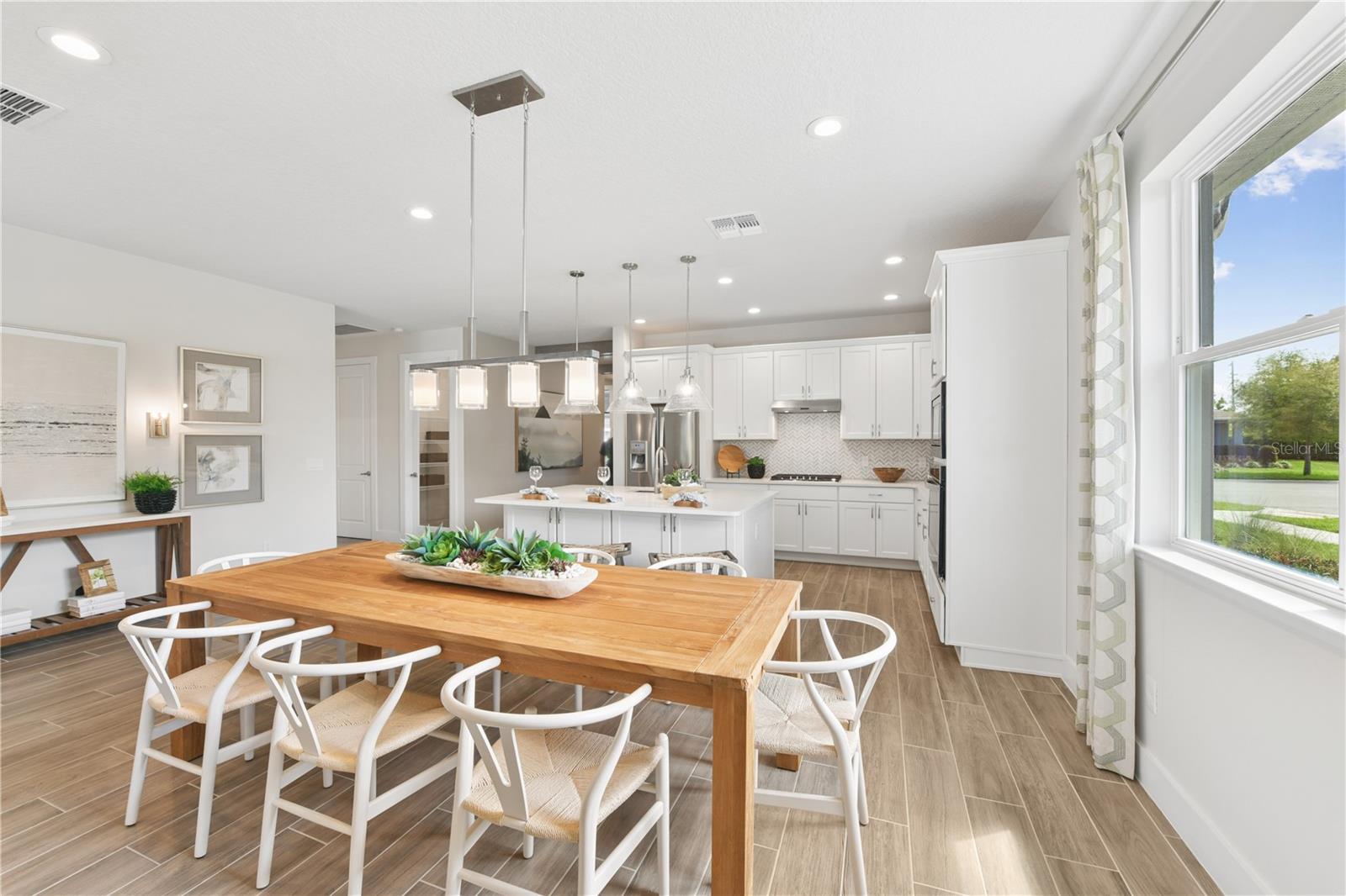 Image 8 of 25 For 2418 Park Ridge Street