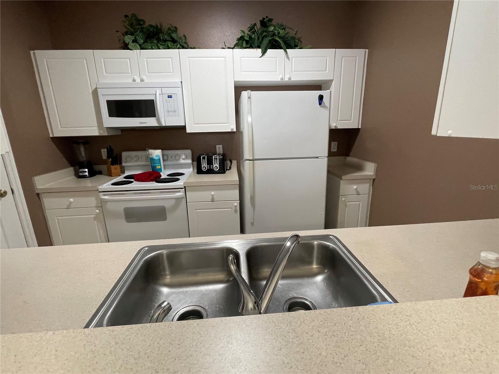 Image 3 of 37 For 2307 Silver Palm Drive 102