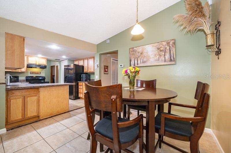 Image 15 of 28 For 612 Riverwoods Circle