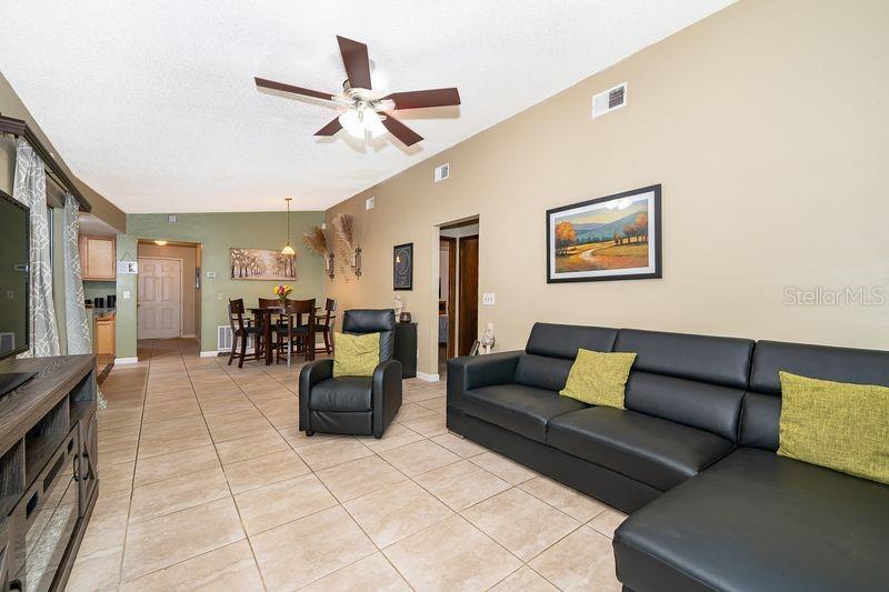 Image 18 of 28 For 612 Riverwoods Circle