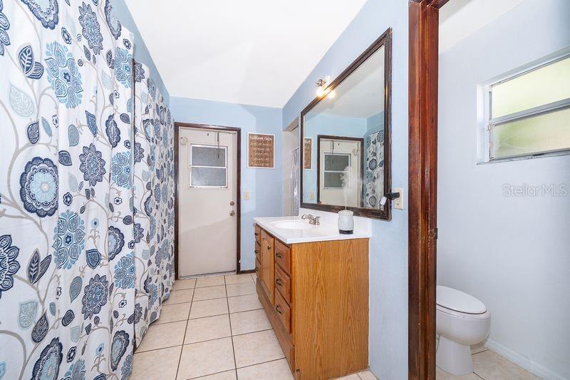 Image 21 of 28 For 612 Riverwoods Circle