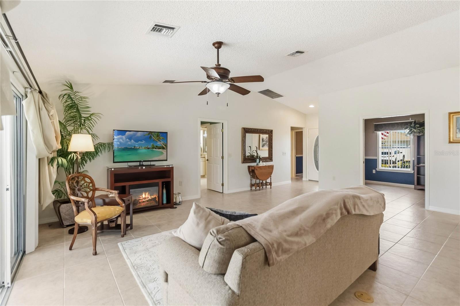 Image 5 of 38 For 844 Eagles Landing