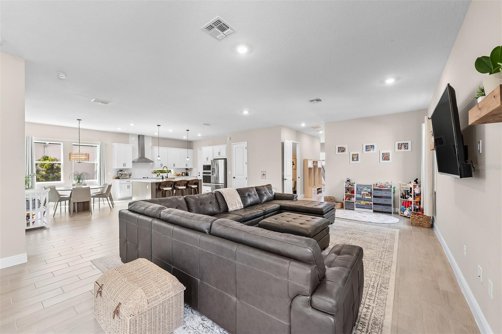 Image 8 of 78 For 13573 Mcmillan Drive