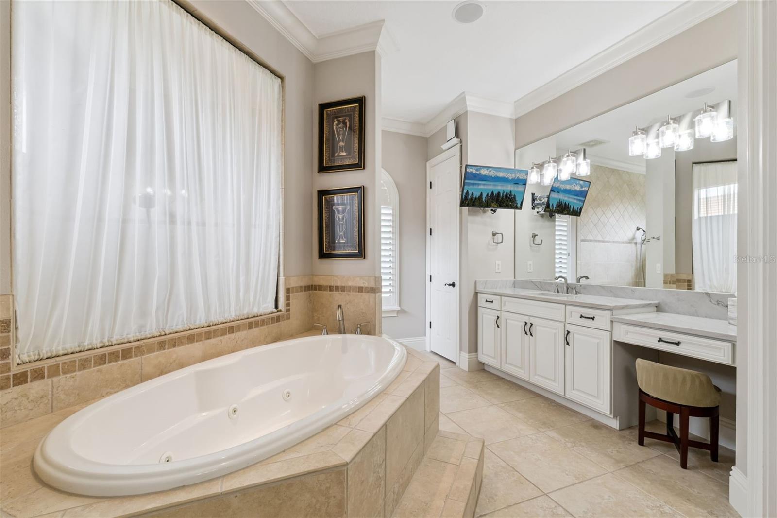 Image 26 of 63 For 32544 Hawks Lake Lane