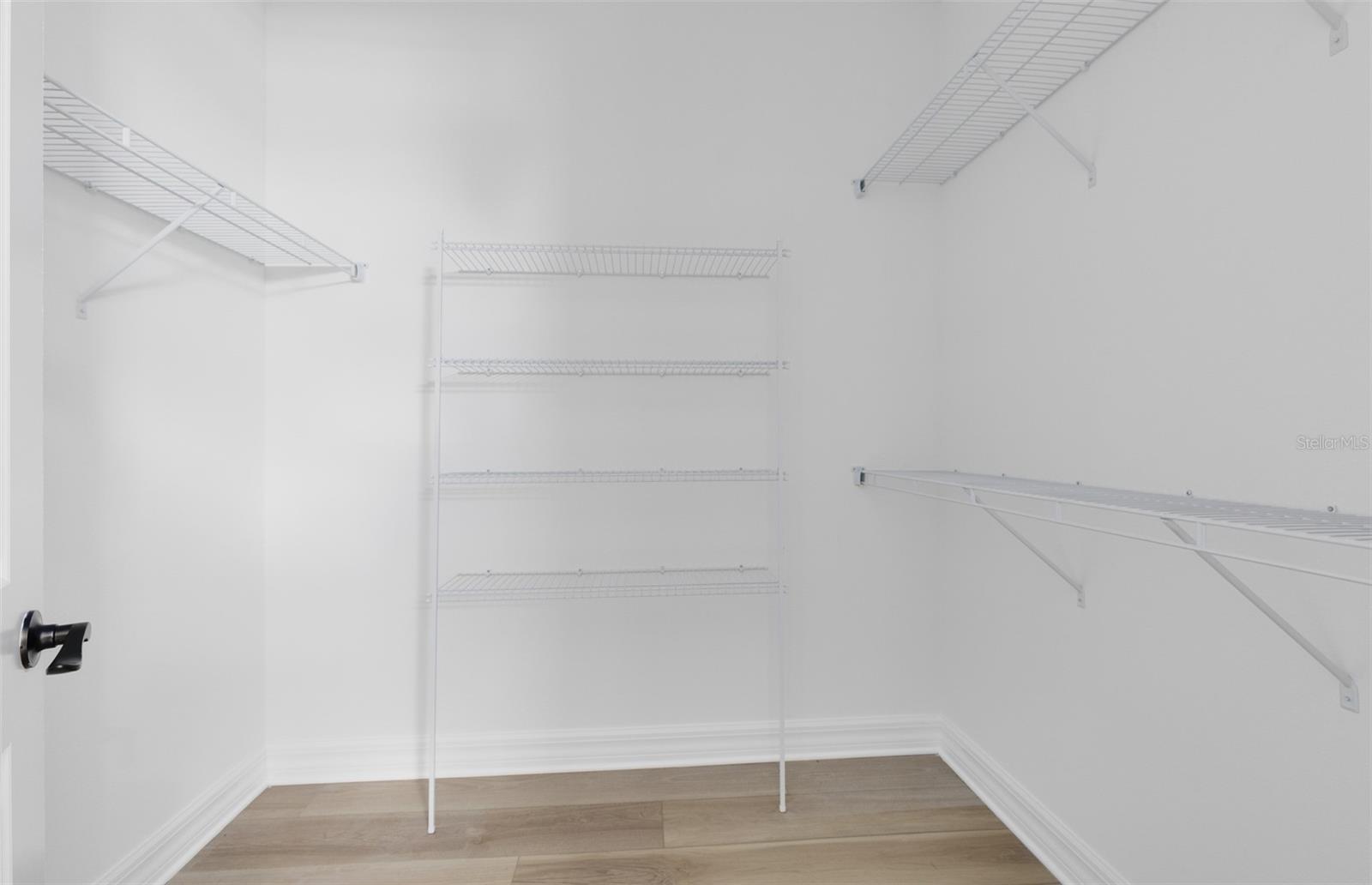 Image 18 of 27 For 6973 Dappled Oak Way