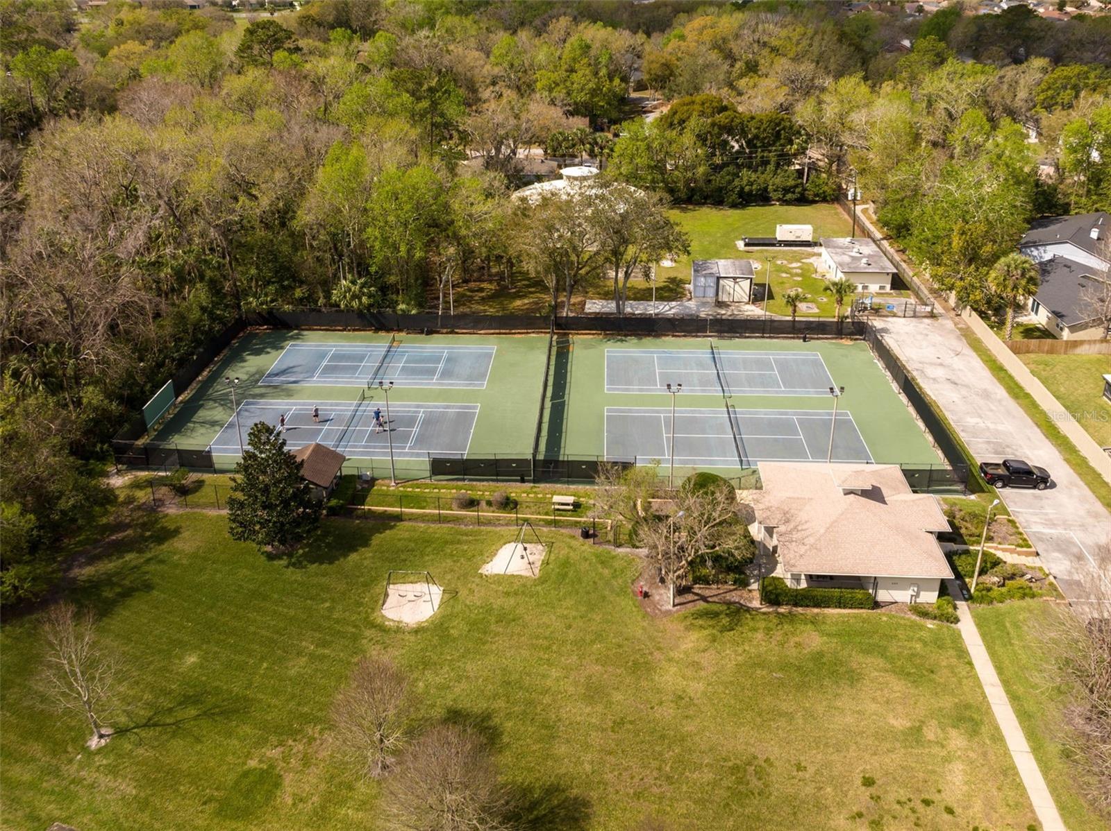 Image 46 of 53 For 476 Club Drive