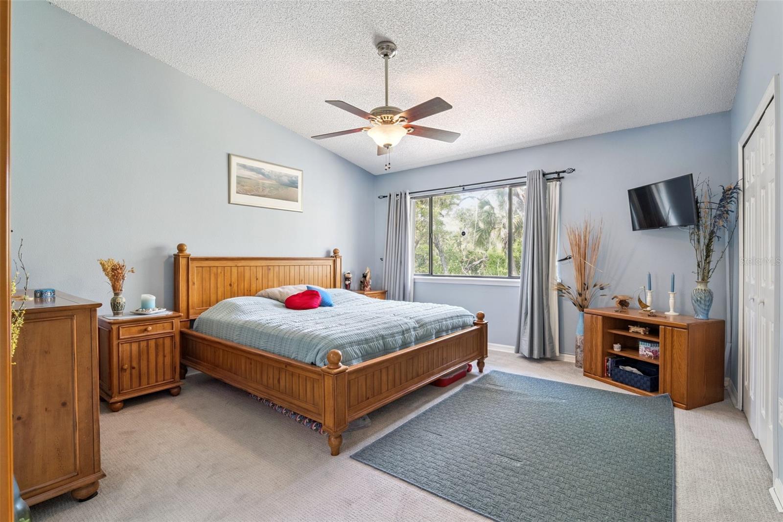 Image 6 of 53 For 476 Club Drive