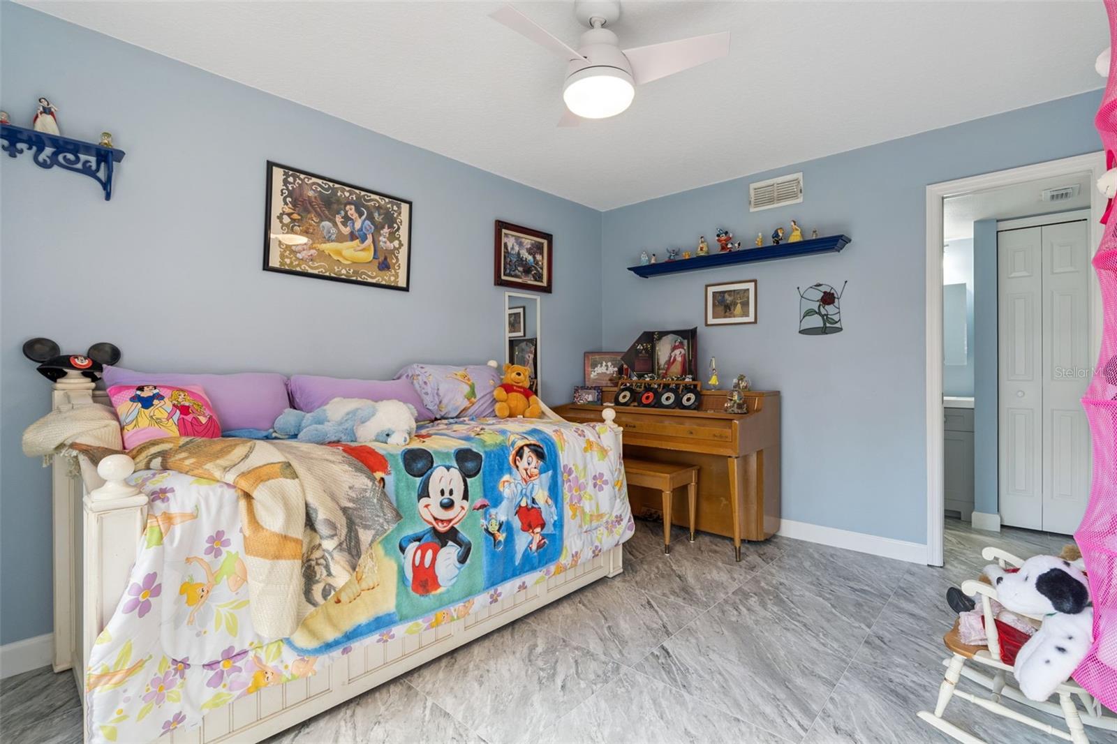 Image 7 of 53 For 476 Club Drive