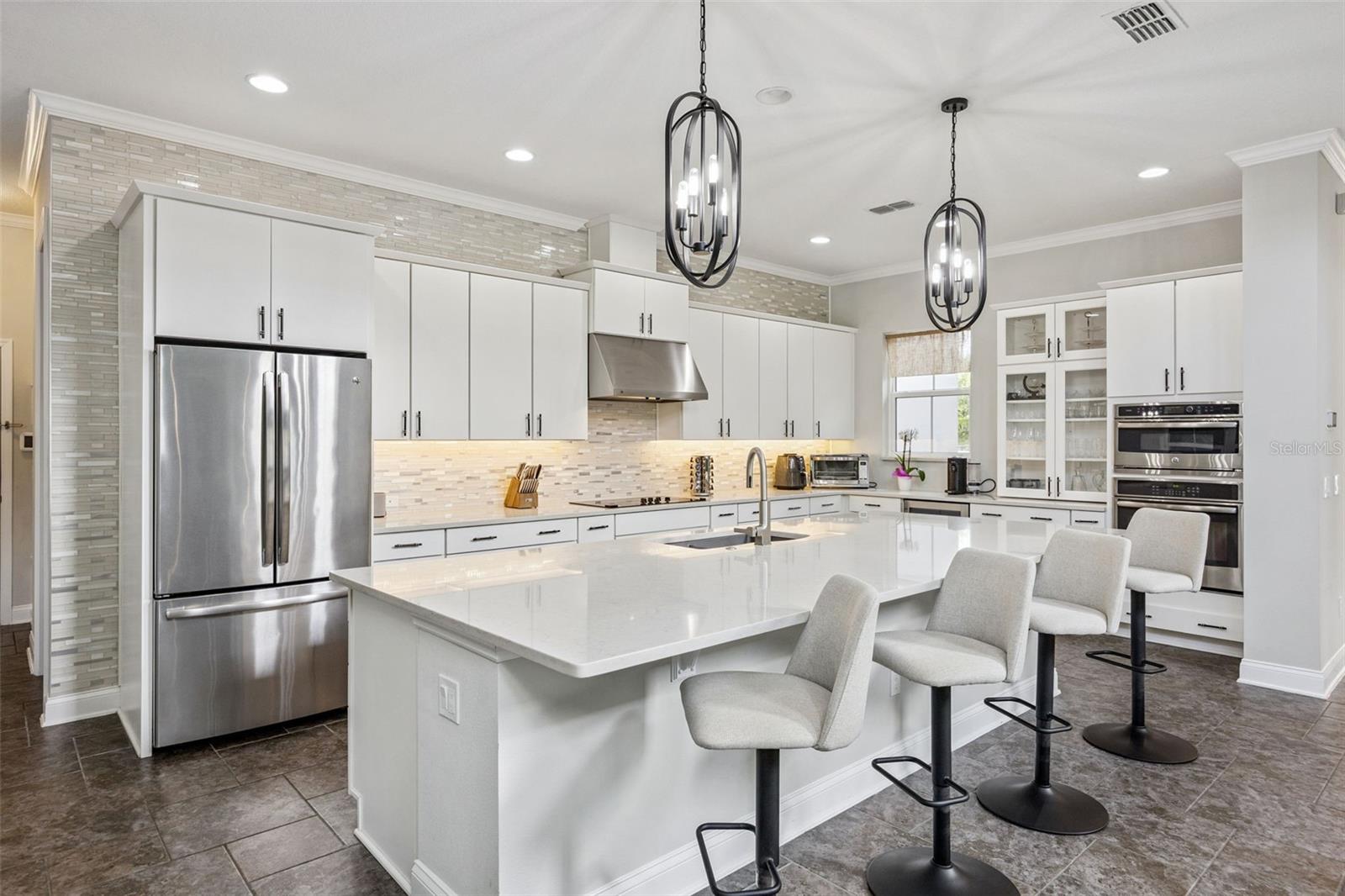 Image 33 of 100 For 14160 Eliot Avenue